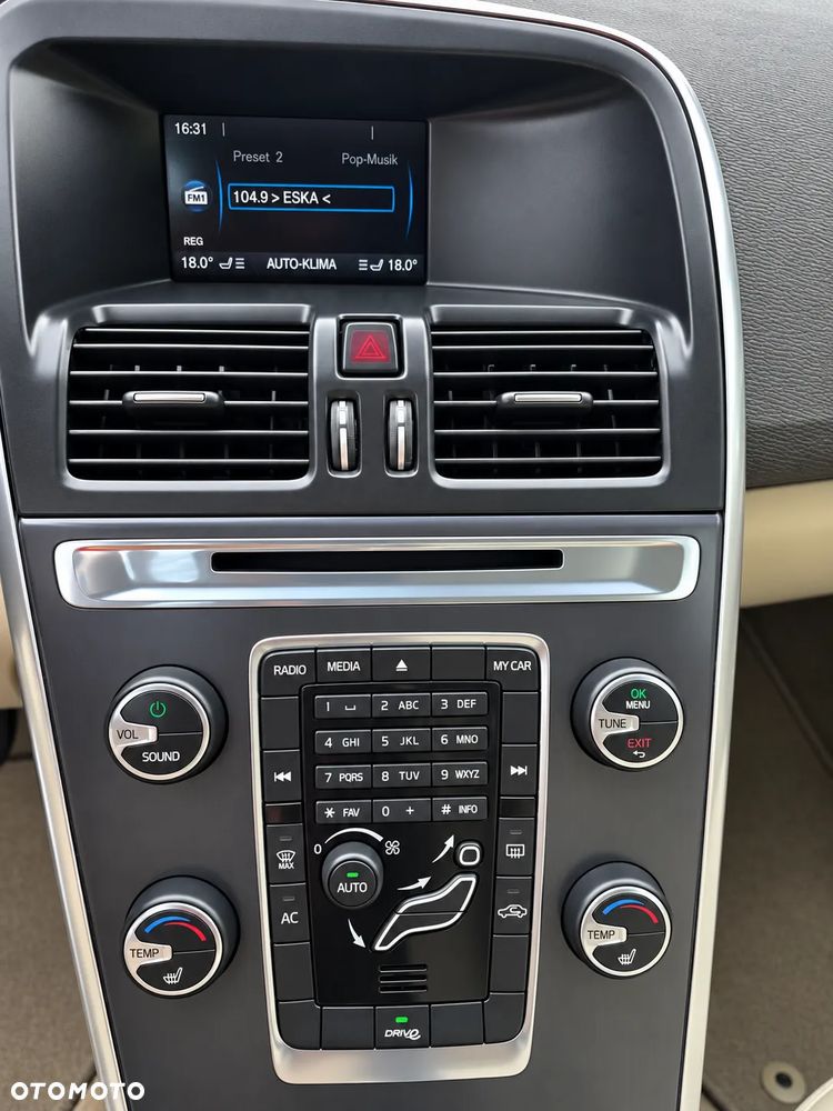 Volvo XC 60 D4 RDesign - 25