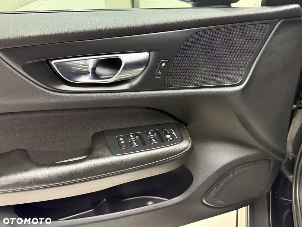 Volvo V60 Cross Country D4 AWD Geartronic - 12