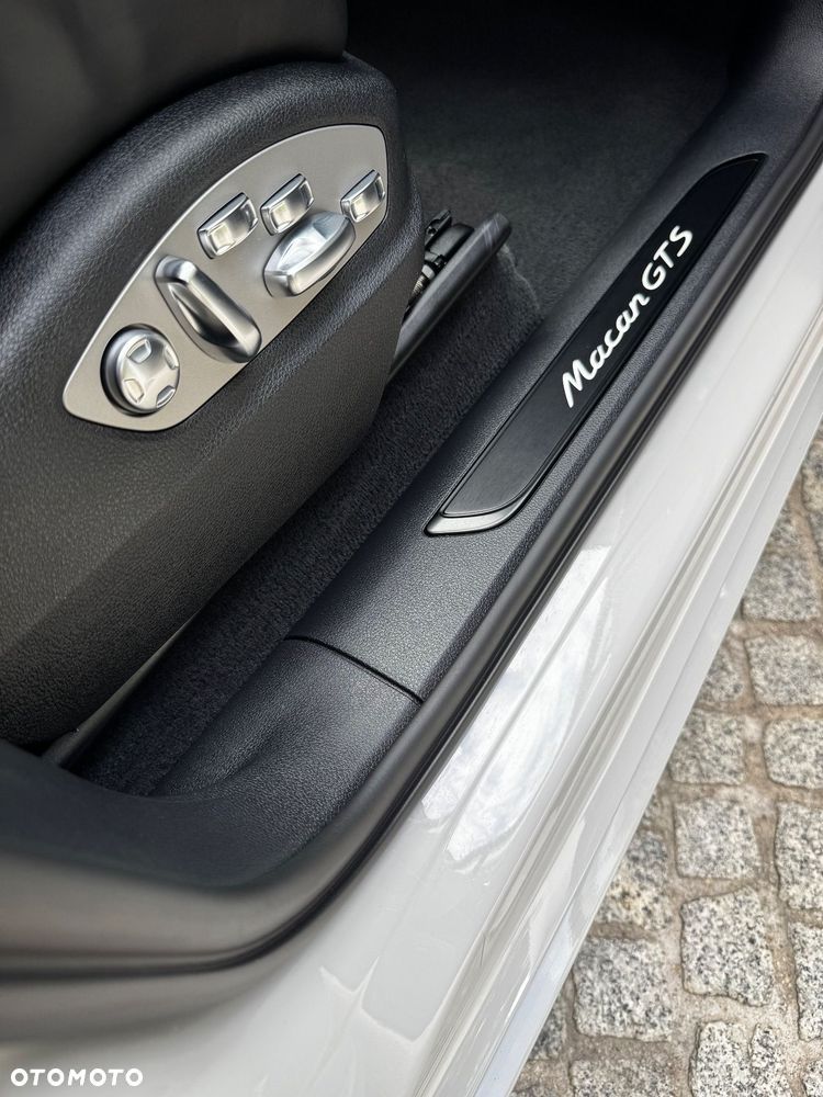 Porsche Macan - 18