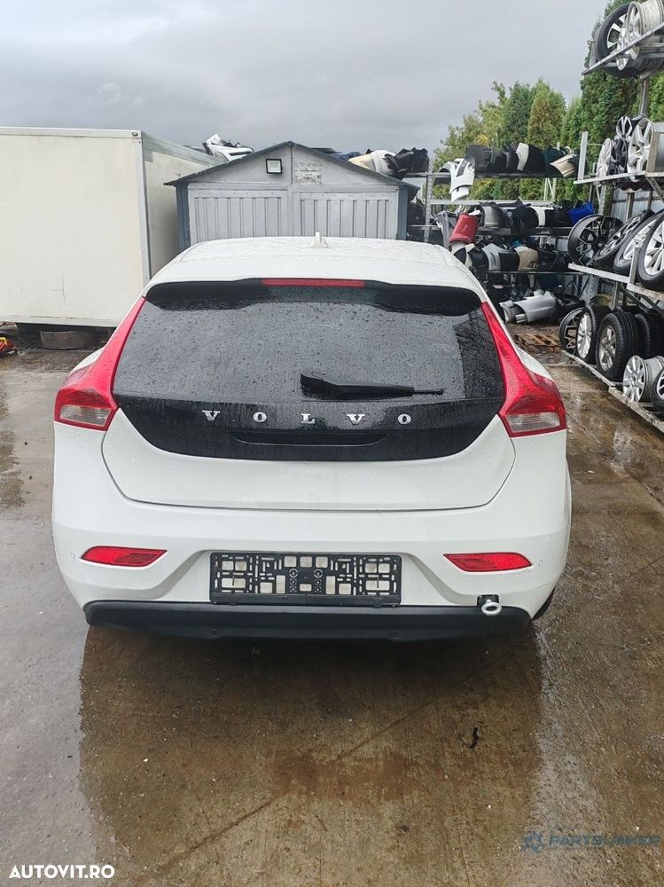 Dezmembrez VOLVO V40 Hatchback 525, 526 2013 1.6 D2 D 4162 T 84KW|114HP - 5