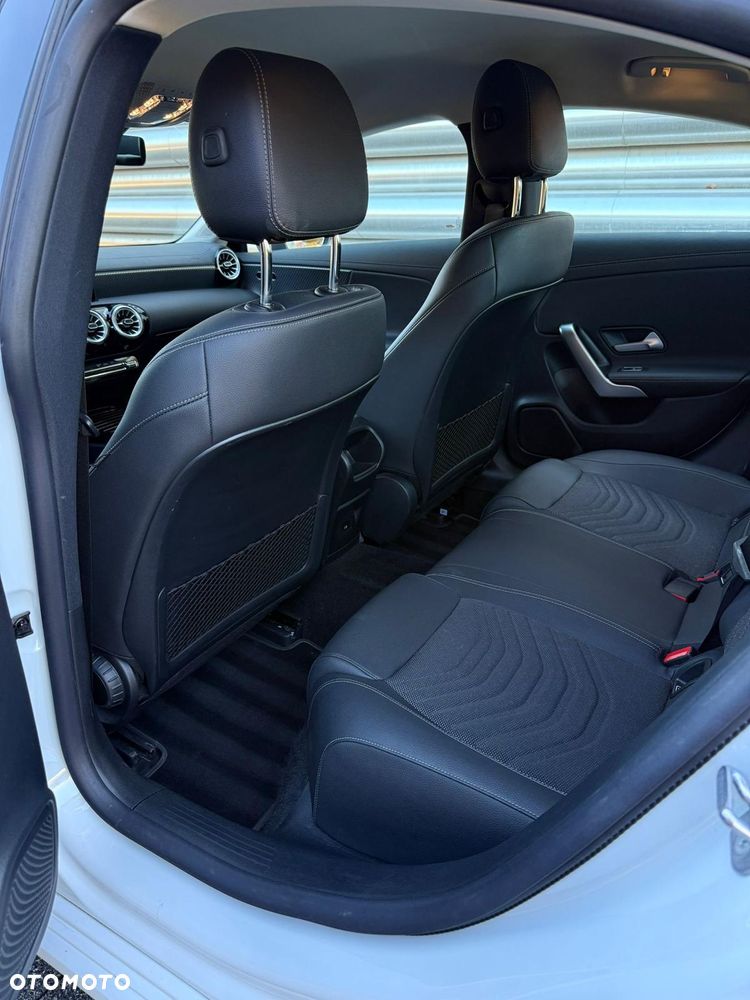 Mercedes-Benz CLA 200 7G-DCT - 13