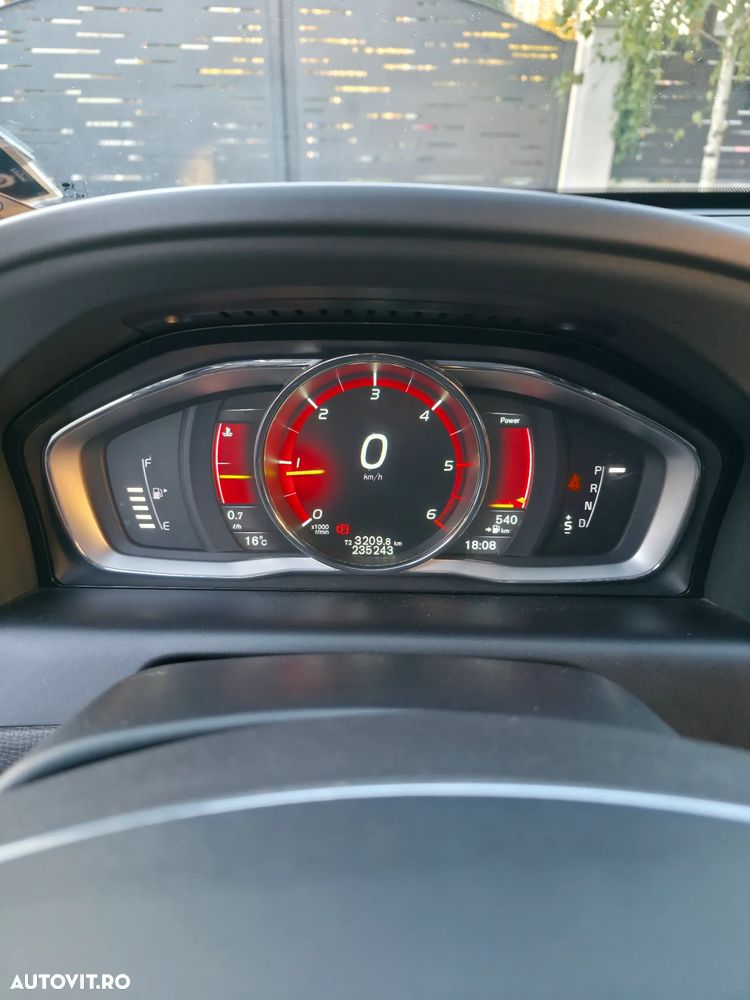 Volvo XC 60 D4 VEA Start-Stop R-Design - 5