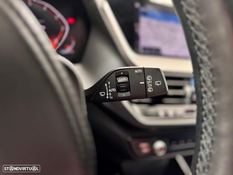BMW 118 d Pack Desportivo M - 28