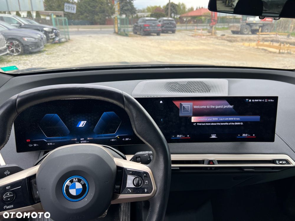 BMW iX xDrive50 - 31