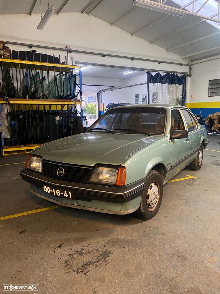 Opel Ascona - 1