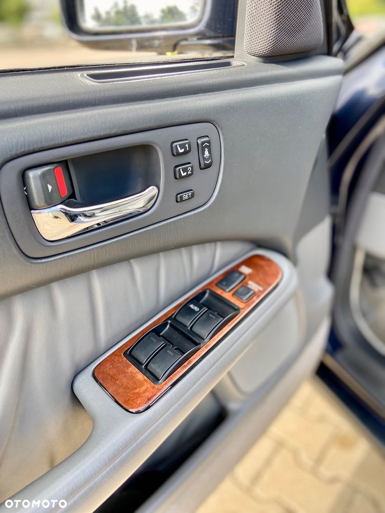 Lexus LS - 29