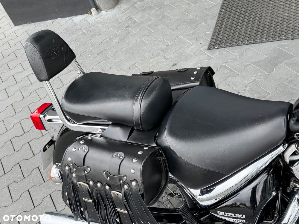 Suzuki Intruder - 12