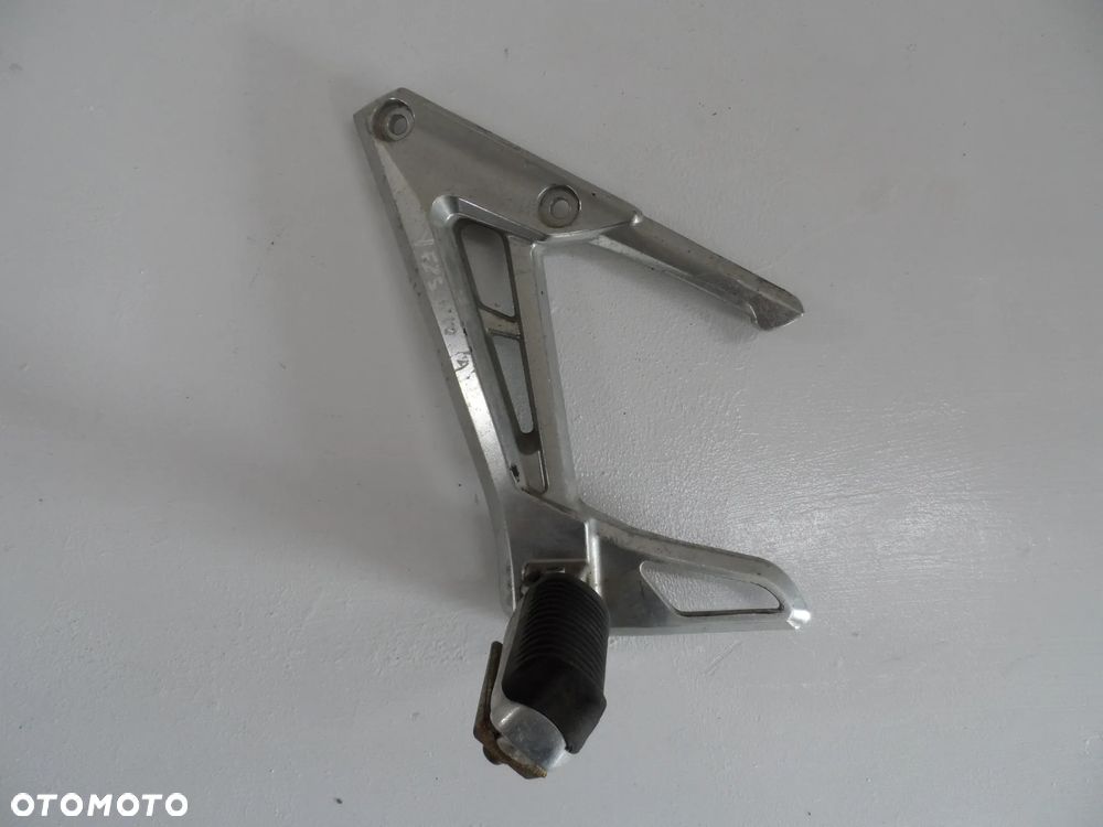 YAMAHA FZS 1000 set podnóżek pasażera P,L - 5