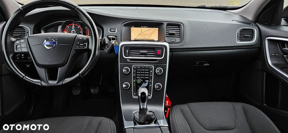 Volvo S60 D2 Momentum - 8