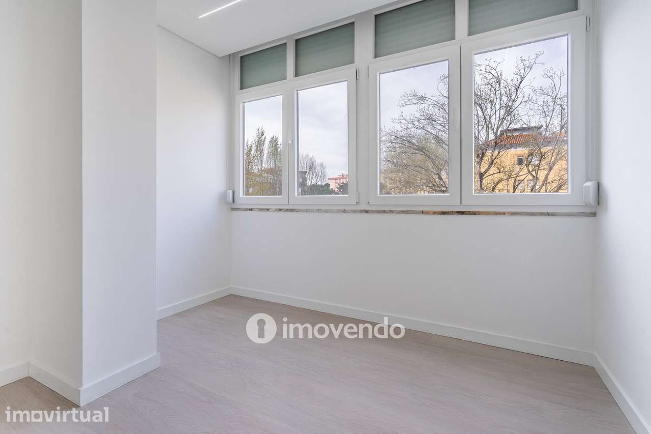 Apartamento T3 remodelado, com cozinha equipada, na Serra das Minas - Grande imagem: 5/43