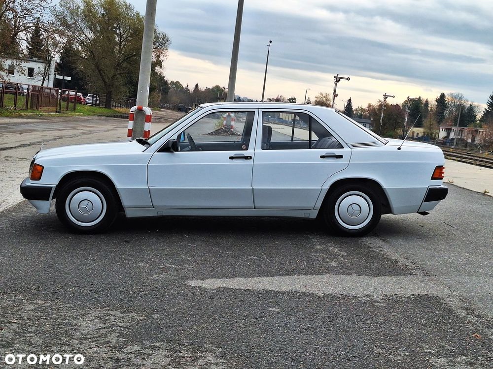 Mercedes-Benz W201 (190) - 14