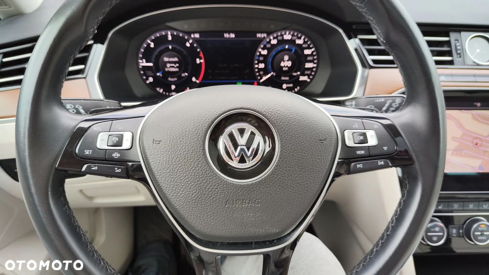 Volkswagen Passat 2.0 TDI Bi-Turbo BMT 4Mot Highline DSG - 26