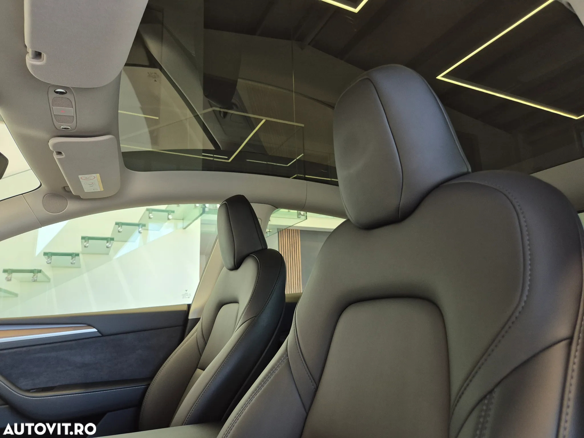 Tesla Model Y Long Range Dual Motor AWD - 13
