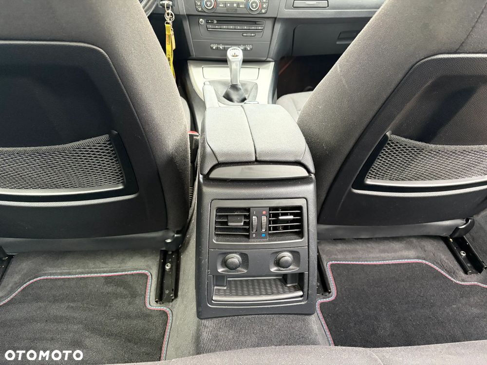 BMW Seria 3 318i - 13