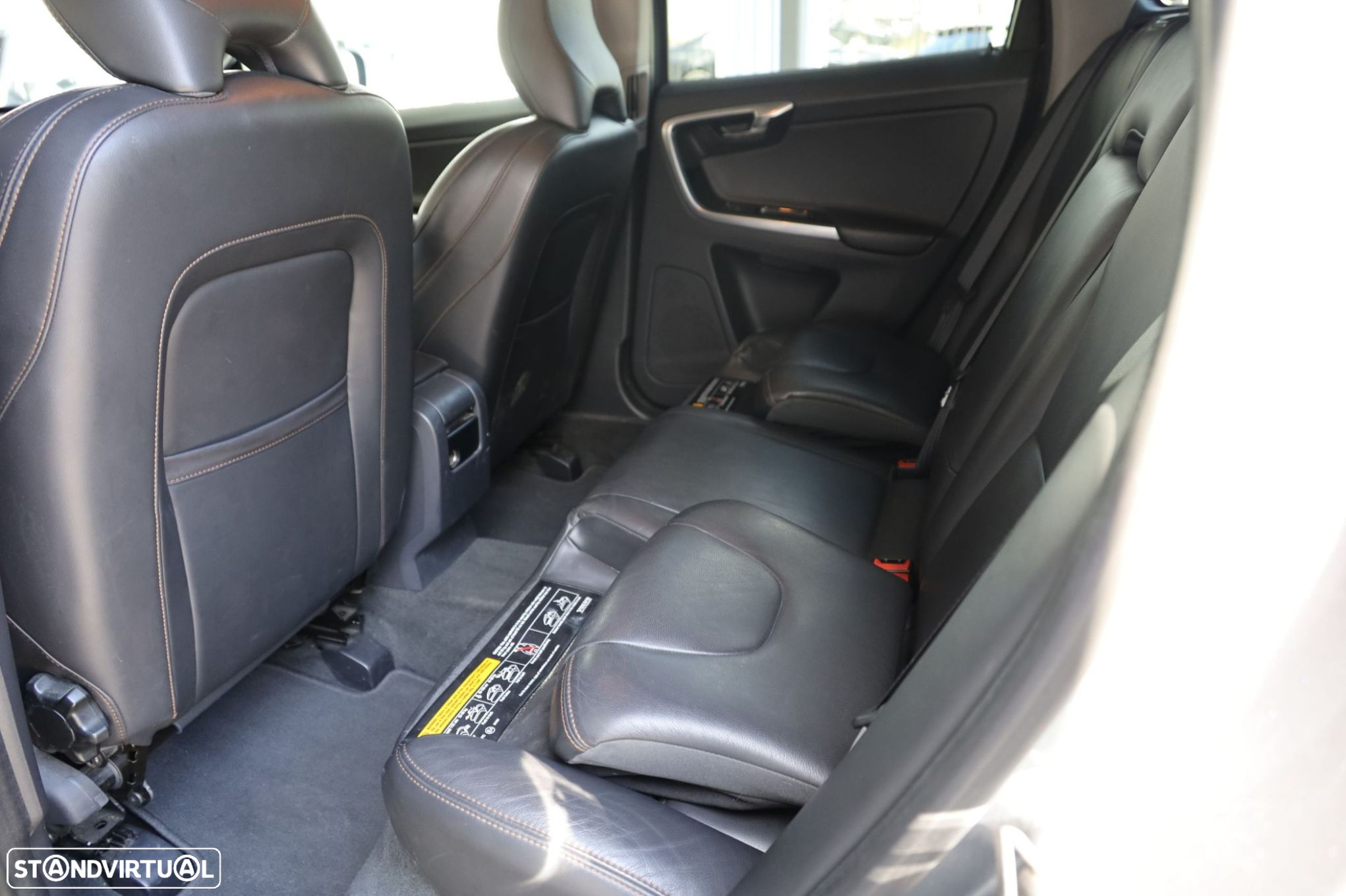 Volvo XC 60 2.0 D4 Dynamic Edition Geartronic - 12