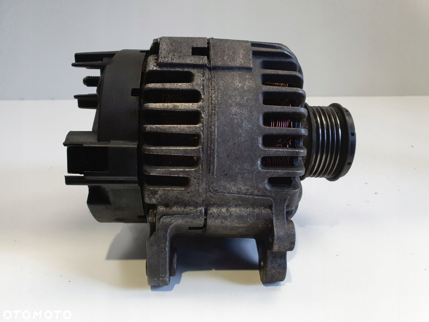 Audi A4 B7 2.0 TDI ALTERNATOR 06F903023H valeo 140A - 6