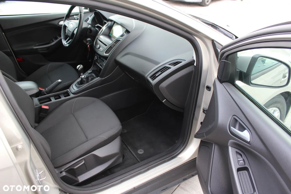 Ford Focus 1.6 TDCi ECOnetic 88g Start-Stopp-System Titanium - 34