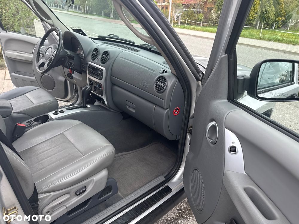 Jeep Cherokee 2.8 CRD Automatik Limited - 25