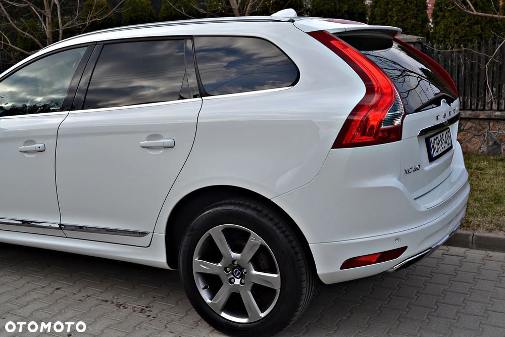Volvo XC 60 D5 AWD Geartronic Summum - 6
