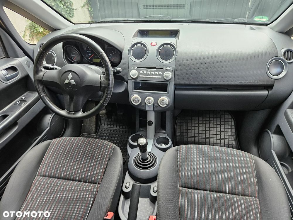 Mitsubishi Colt - 13