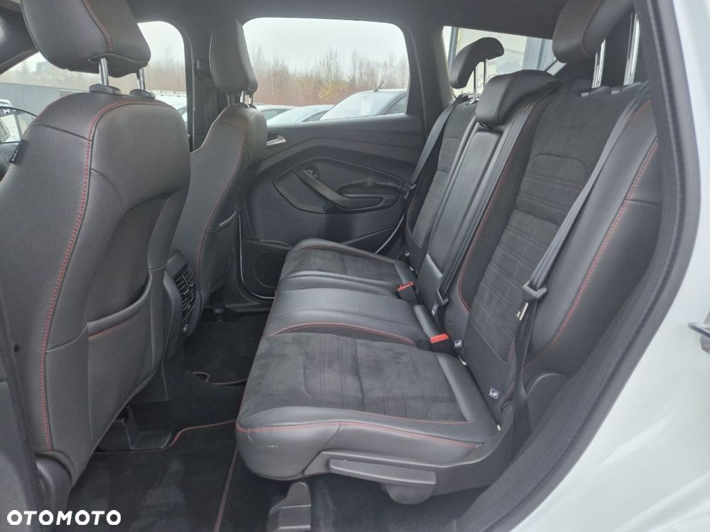 Ford Kuga 1.5 EcoBoost 2x4 ST-Line - 8