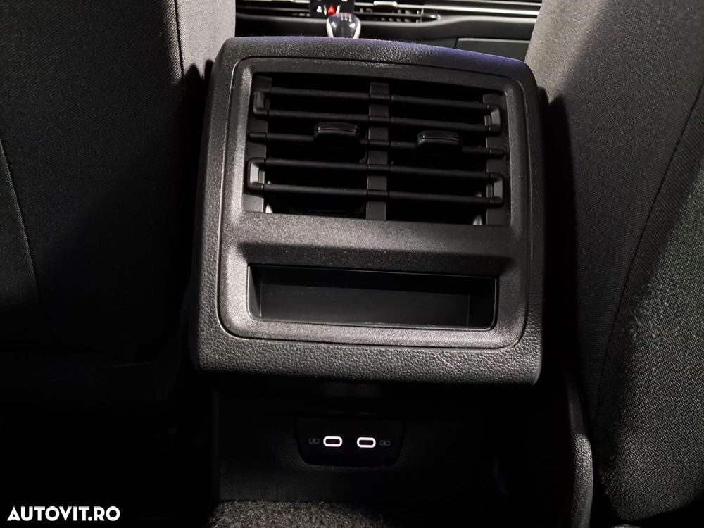 Volkswagen Golf - 28