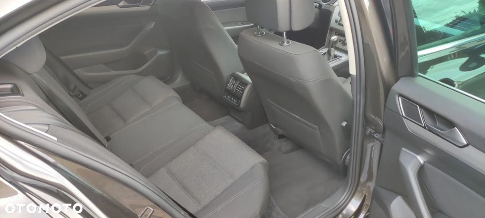 Volkswagen Passat 2.0 TDI BMT Comfortline DSG - 23