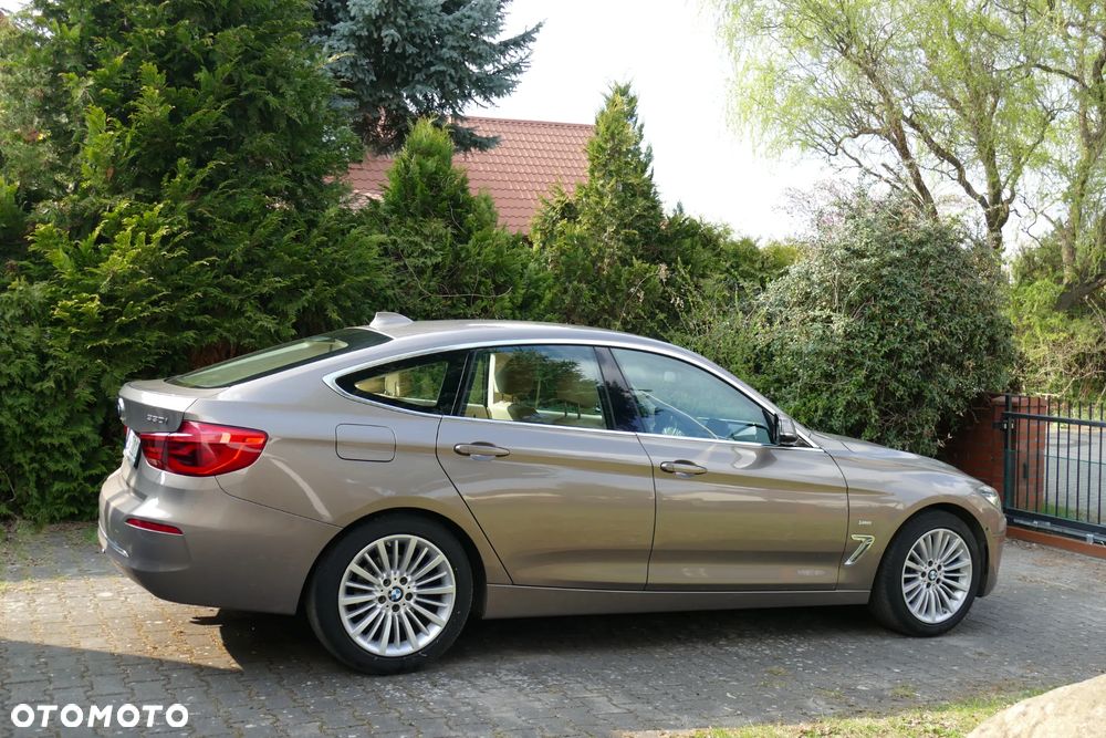 BMW Seria 3 330i Luxury Line - 2