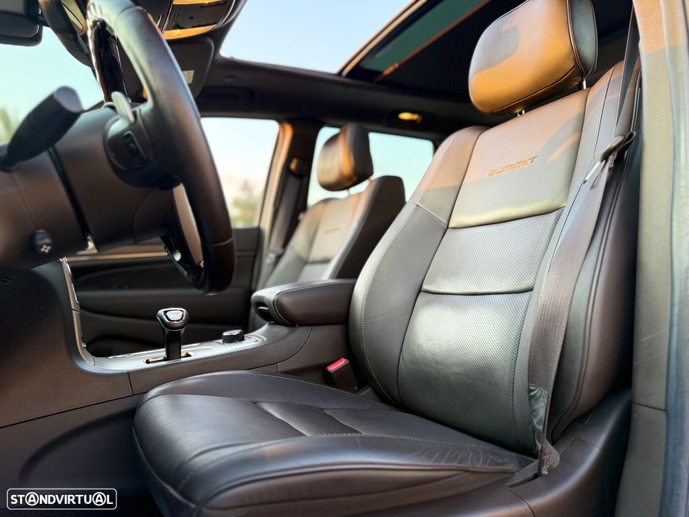 Jeep Grand Cherokee 5.7 V8 HEMI 4WD Auto Summit - 34