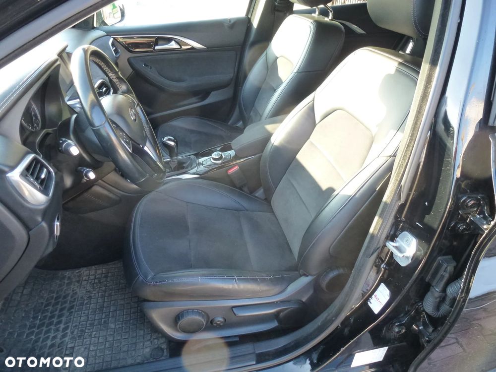 Infiniti Q30 1.5d Premium - 16