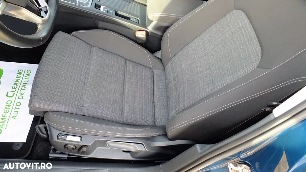 Volkswagen Passat Variant 2.0 TDI SCR DSG BlueMotion Comfortline - 20