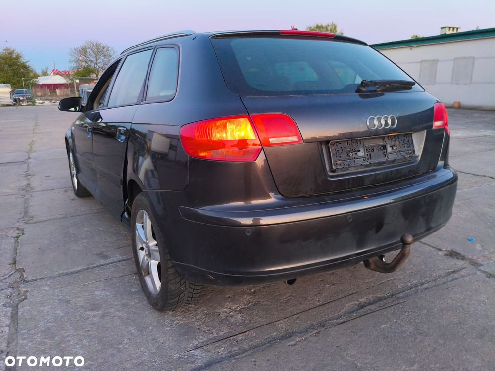 Audi A3 Sportback 1.6 FSI Ambiente - 12