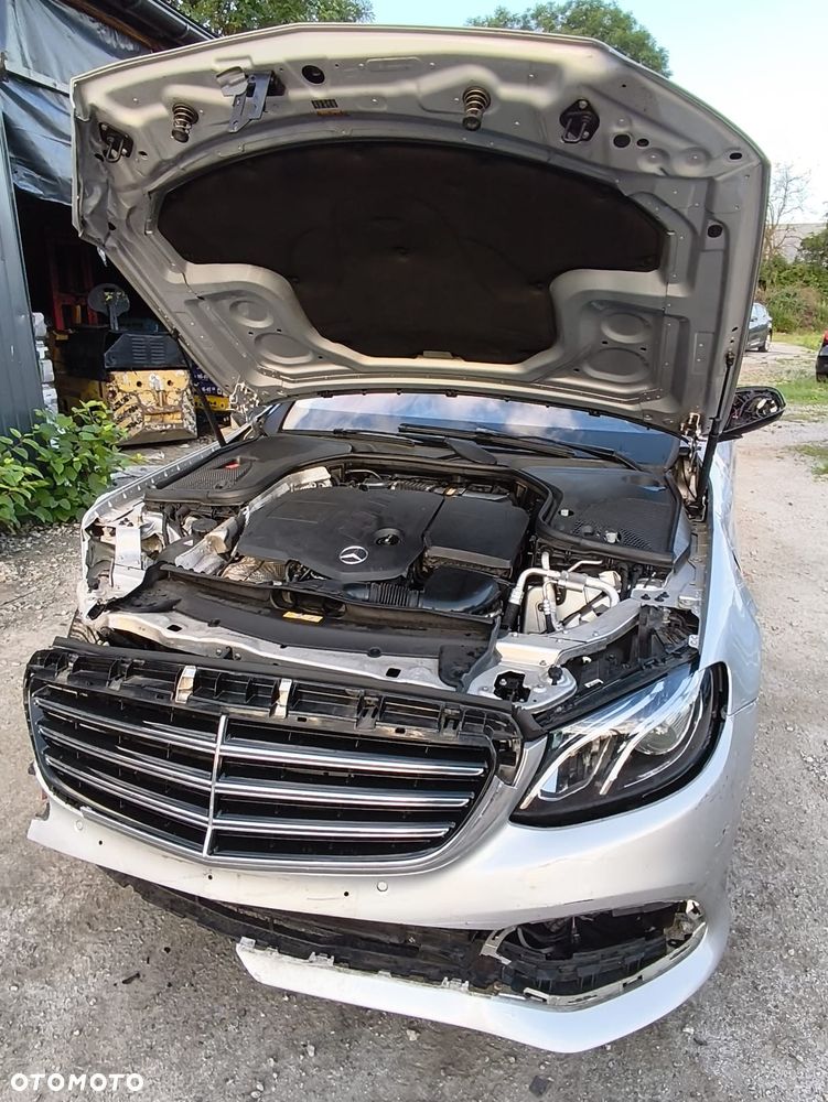 Mercedes-Benz Klasa E 200 d 9G-TRONIC - 16