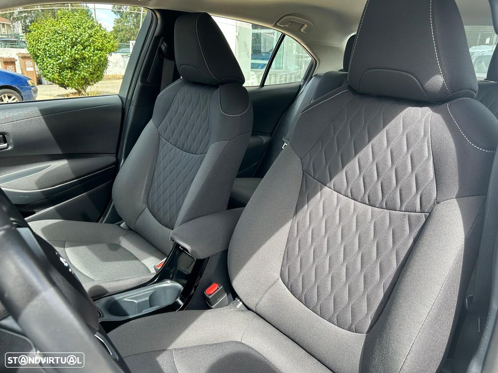 Toyota Corolla SD 1.8 Hybrid Exclusive - 11