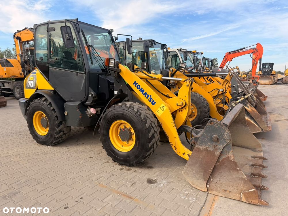 Komatsu WA70 - 1