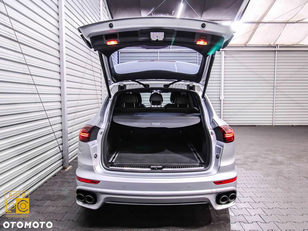 Porsche Cayenne S Diesel Platinum Edition - 14