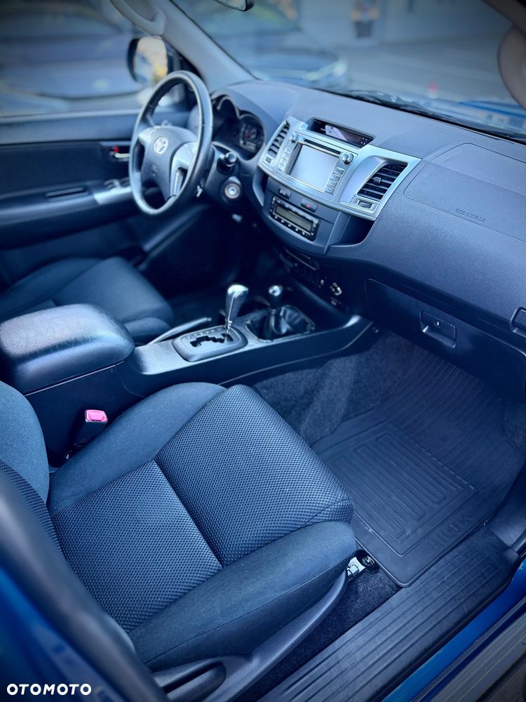 Toyota Hilux 3.0 D-4D SR5 - 13