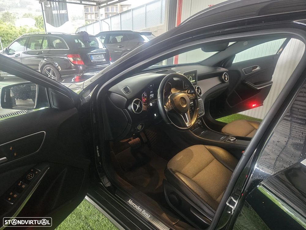 Mercedes-Benz GLA 180 (CDI) d 7G-DCT AMG Line - 11