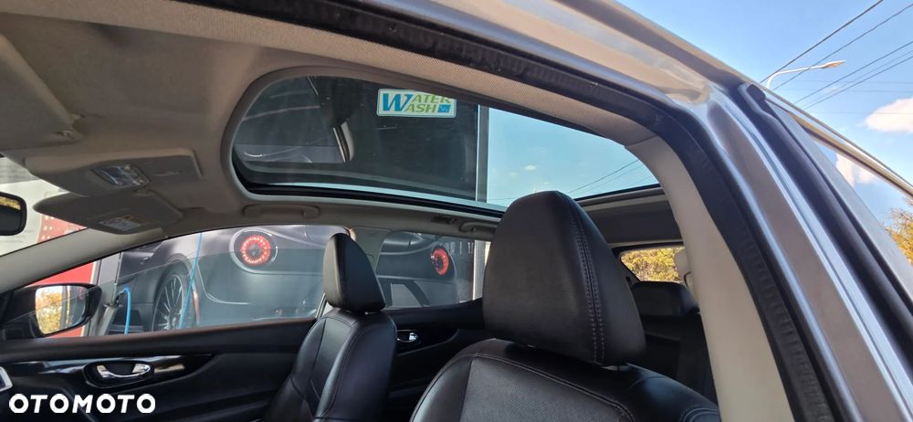 Nissan Qashqai 1.6 DCi ALL-MODE 4x4i TEKNA+ - 32