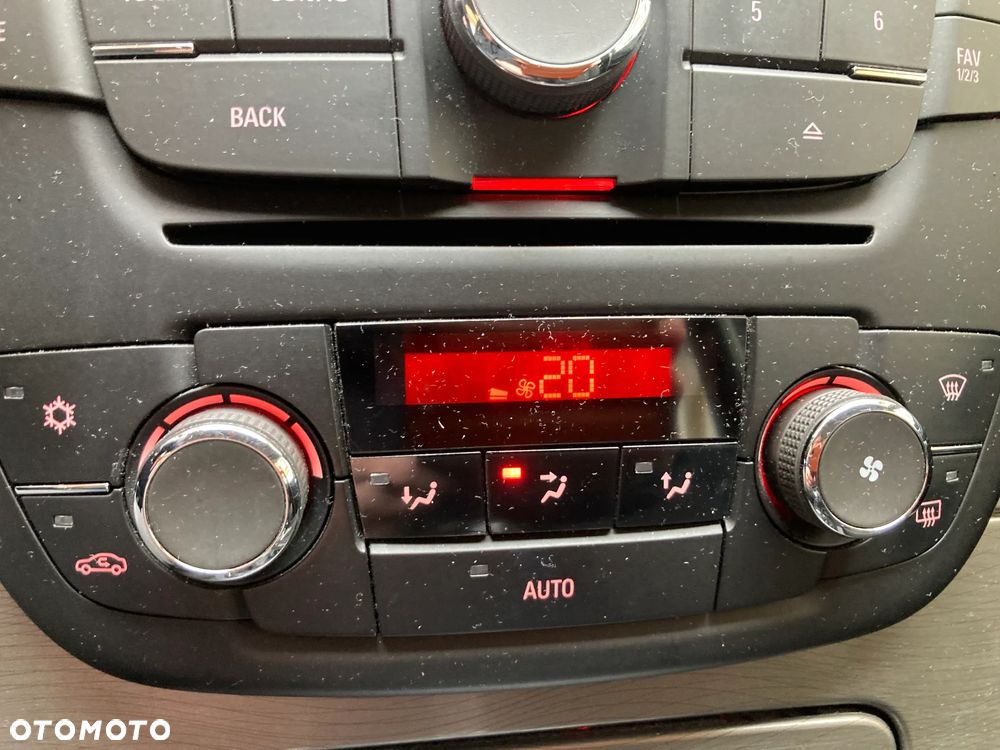 Opel Insignia 1.8 Cosmo - 11