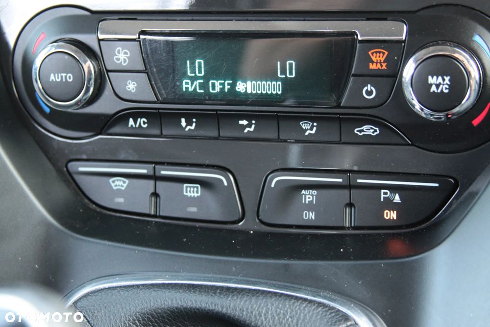 Ford Kuga 2.0 TDCi 2x4 Titanium - 18