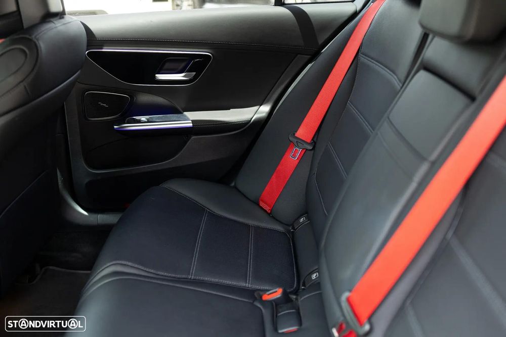 Mercedes-Benz C 300 e AMG Line - 23