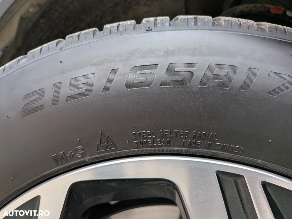 Kia Sportage 1.6 T-GDI 6MT 4x2 Urban - 32