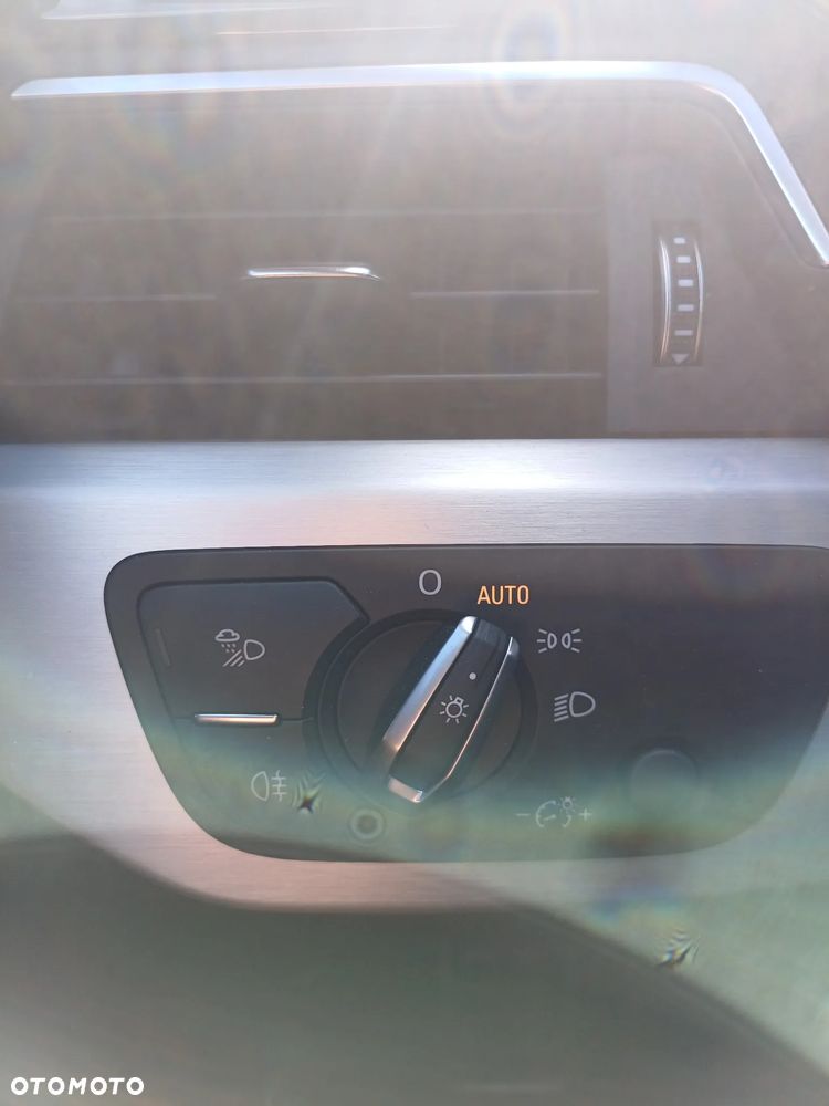 Audi A4 Avant 35 TDI S tronic S line - 29