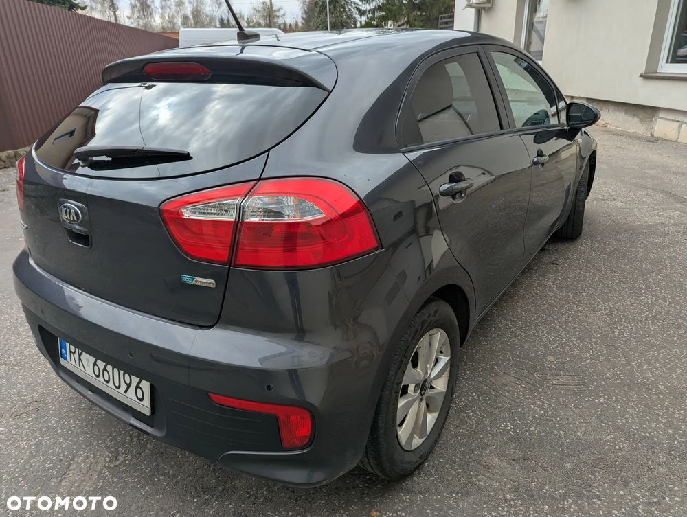 Kia Rio 1.4 CRDI Fifa World Cup Edition - 4
