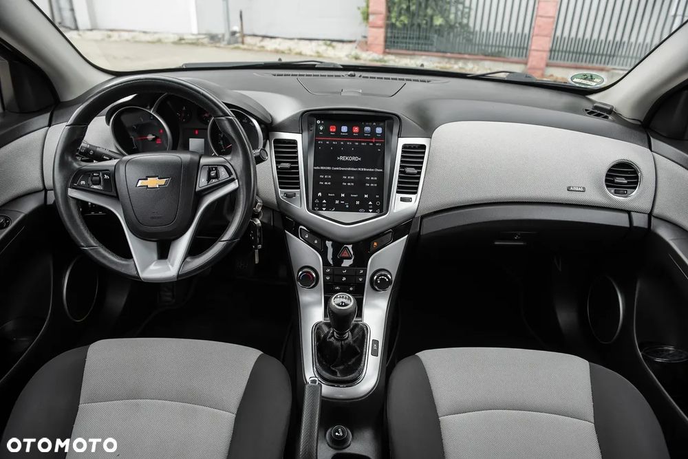 Chevrolet Cruze 1.6 - 23