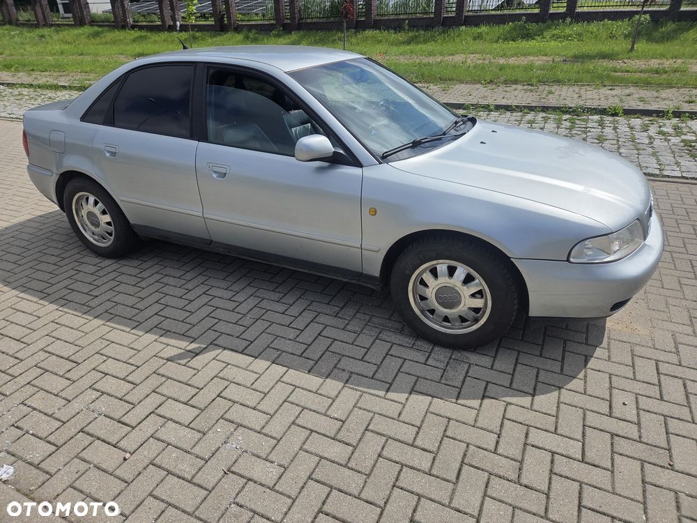 Audi A4 Limousine - 2
