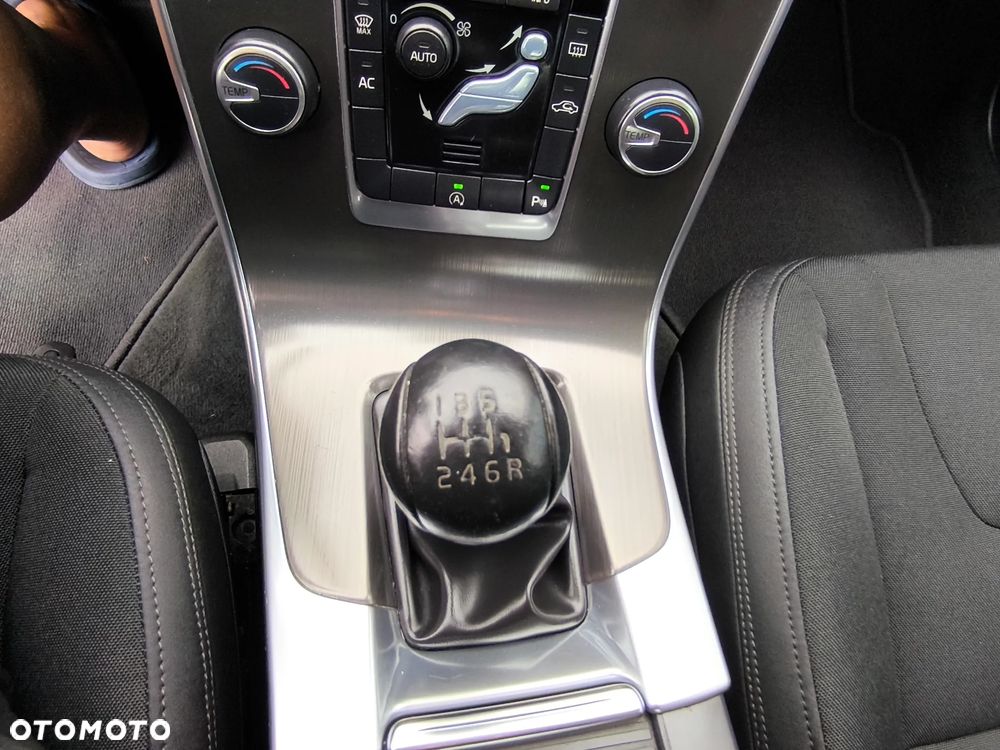 Volvo S60 D3 Momentum - 34