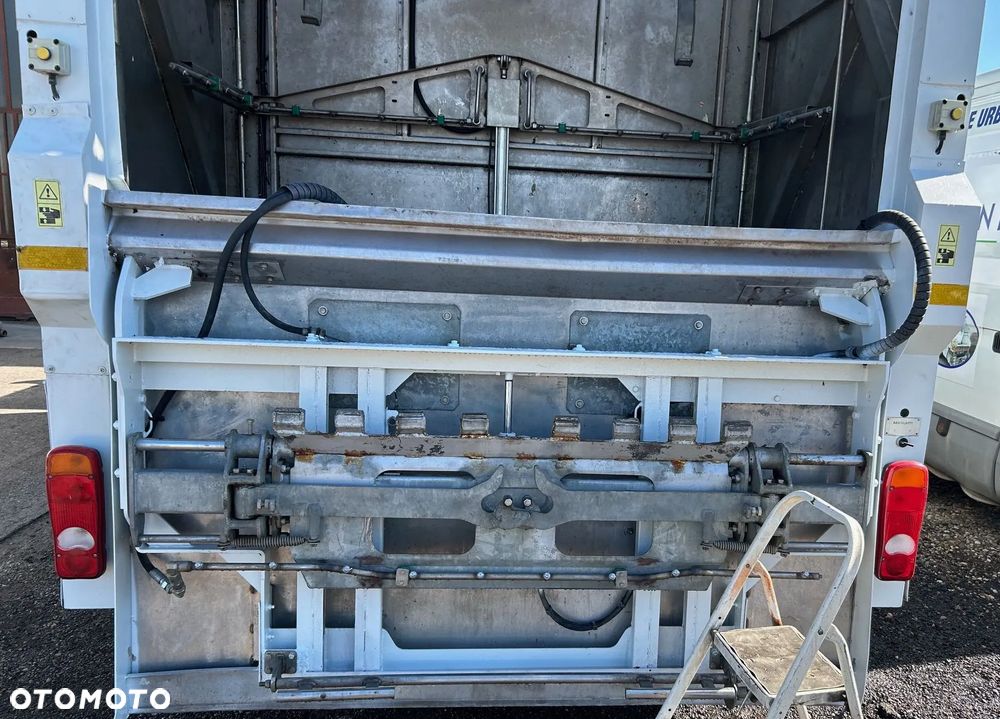 Iveco 150E22 Myjka pojazd do mycia i dezynfekcji pojemników na odpady / śmieci FARID - 11