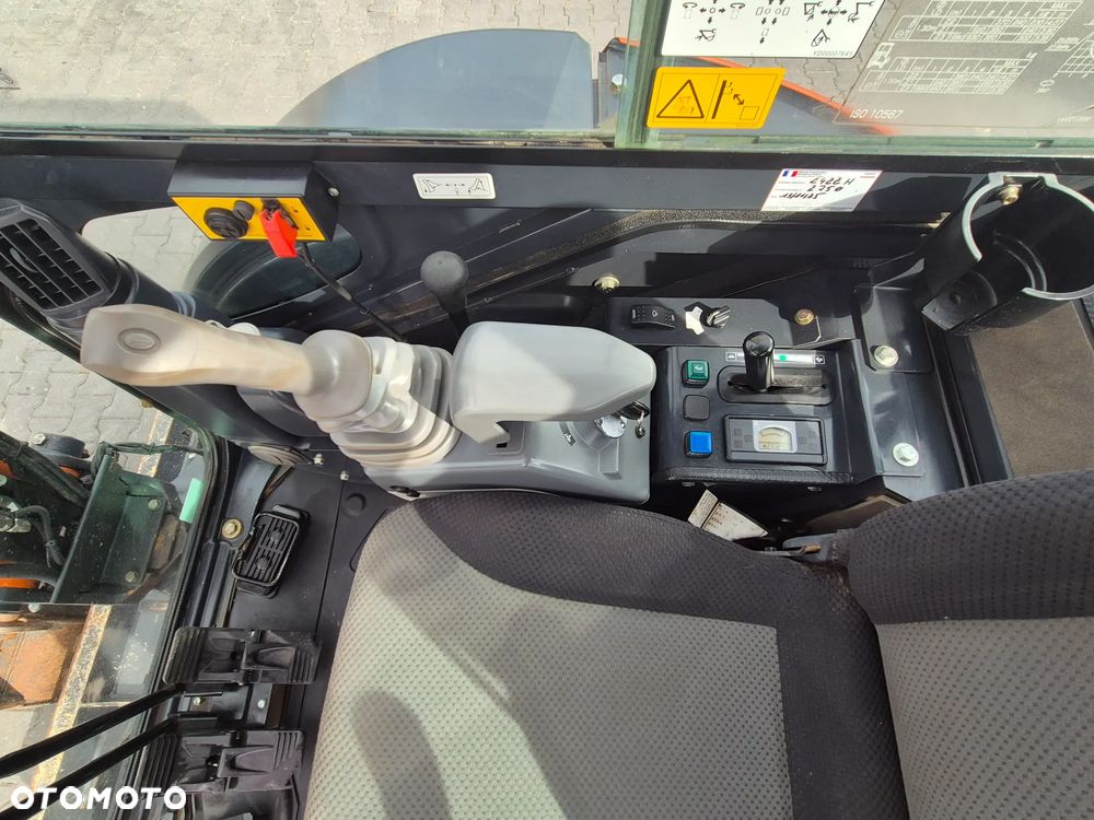 Hitachi ZX26U-6/2720kg/ Maszyna sprowadzona - 17
